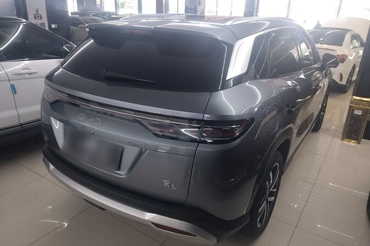 Used BYD Song L DM-i 2024 112 km Beyond Edition Rear Right 45 Deg