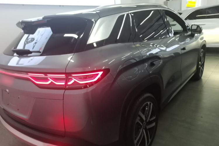 Used BYD Song L DM-i 2024 112 km Beyond Edition Rear Right 45 Deg