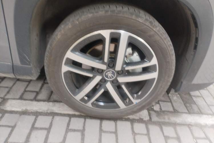 Used BYD Song L DM-i 2024 112 km Beyond Edition Right Front Wheel Hub