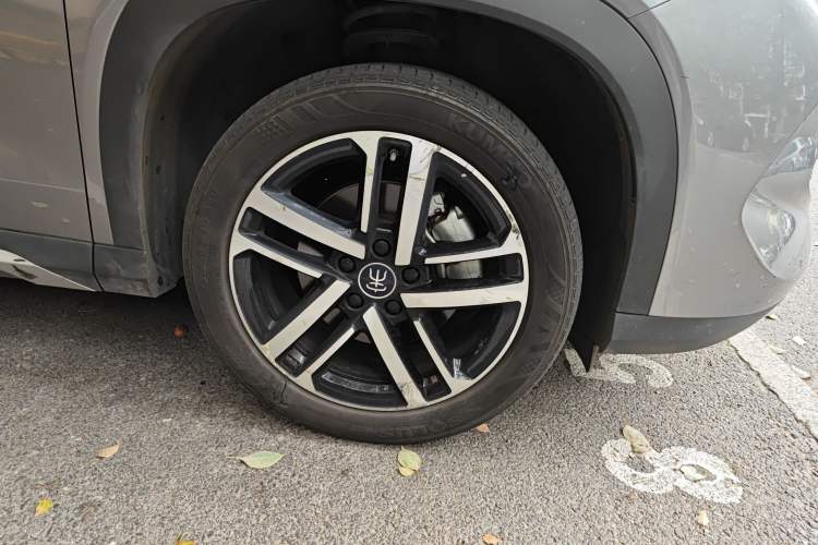 Used BYD Song L DM-i 2024 112 km Leading Edition Right Front Wheel Hub