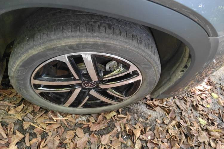 Used BYD Song L DM-i 2024 112 km Leading Edition Right Front Wheel Hub