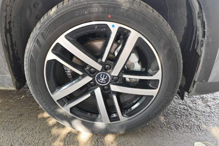Used BYD Song L DM-i 2024 112 km Beyond Edition Right Front Wheel Hub