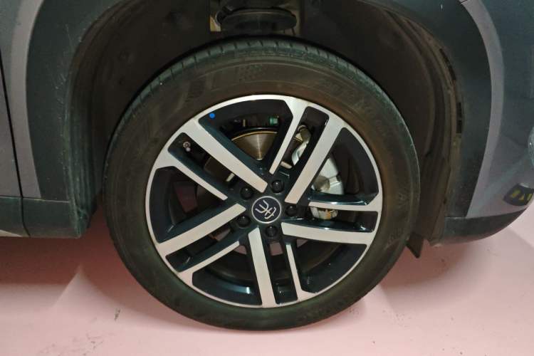 Used BYD Song L DM-i 2024 112 km Beyond Edition Right Front Wheel Hub