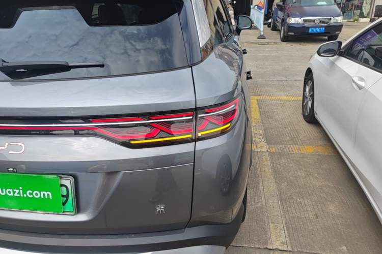 Used BYD Song L DM-i 2024 112 km Beyond Edition Right Rear Taillight