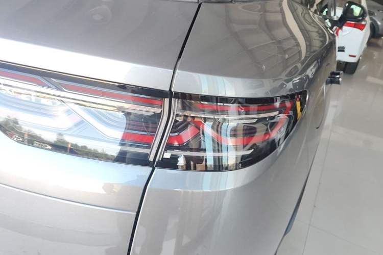 Used BYD Song L DM-i 2024 112 km Leading Edition Right Rear Taillight