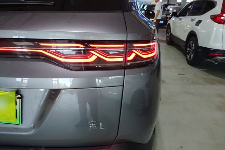 Used BYD Song L DM-i 2024 112 km Leading Edition Right Rear Taillight