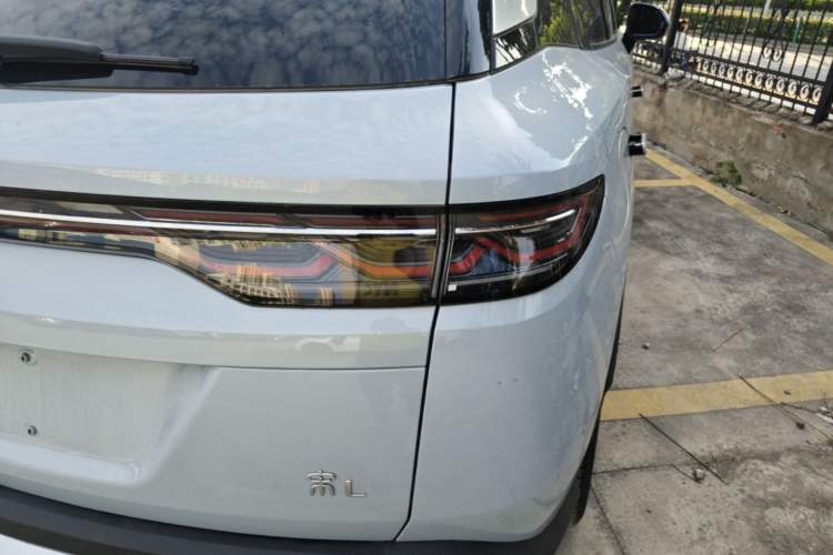 Used BYD Song L DM-i 2024 112 km Beyond Edition Right Rear Taillight