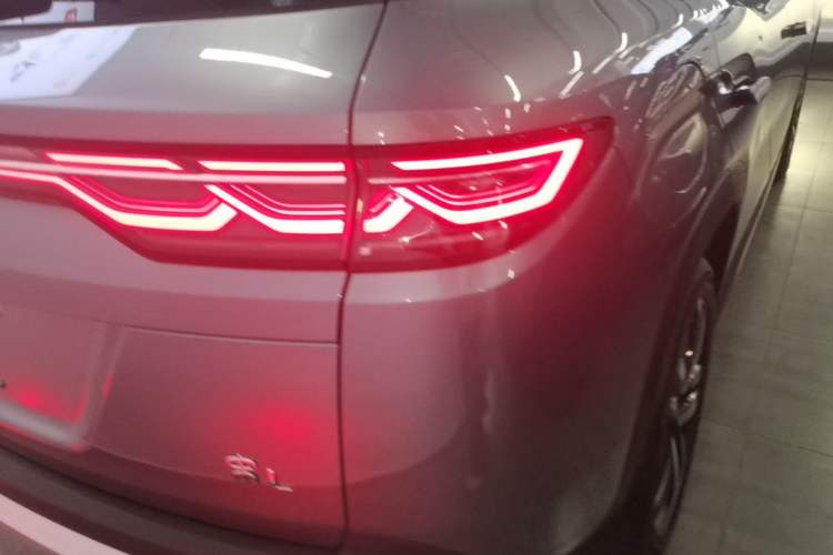Used BYD Song L DM-i 2024 112 km Beyond Edition Right Rear Taillight