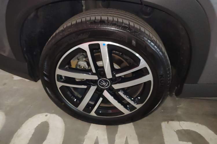 Used BYD Song L DM-i 2024 112 km Beyond Edition Right Rear Wheel Hub