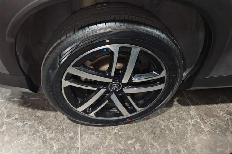 Used BYD Song L DM-i 2024 112 km Beyond Edition Right Rear Wheel Hub