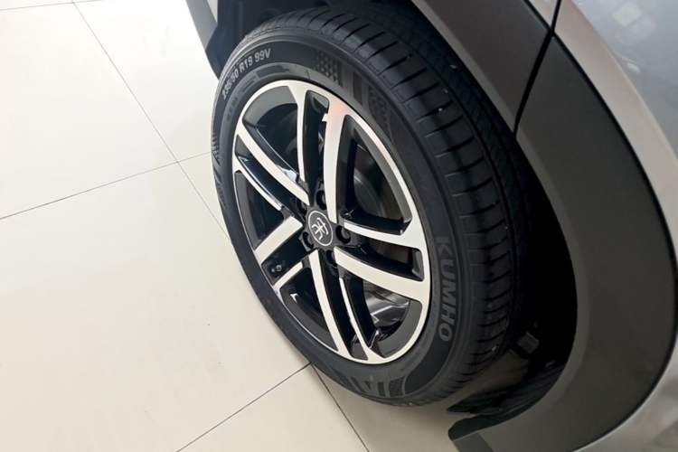 Used BYD Song L DM-i 2024 112 km Beyond Edition Right Rear Wheel Hub