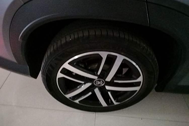 Used BYD Song L DM-i 2024 112 km Beyond Edition Right Rear Wheel Hub