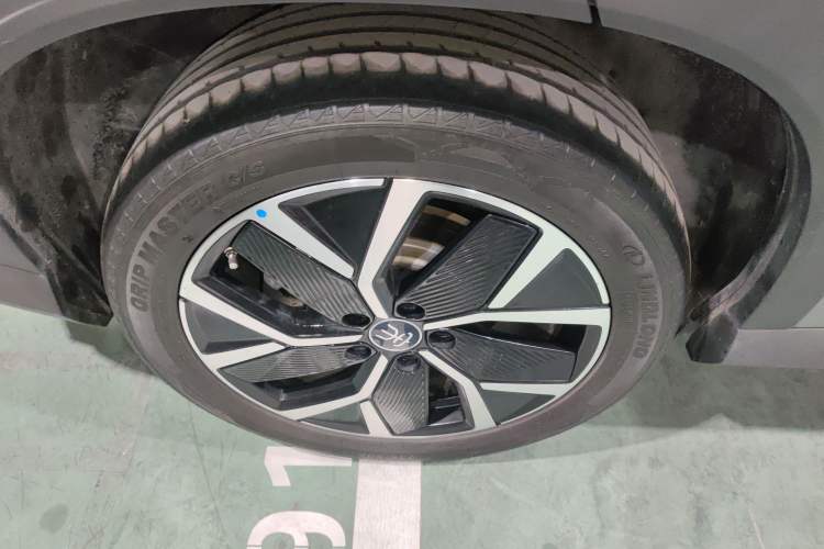 Used BYD Song L DM-i 2024 160km Beyond Edition Right Rear Wheel Hub