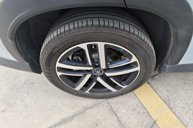 Used BYD Song L DM-i 2024 112 km Beyond Edition Right Rear Wheel Hub