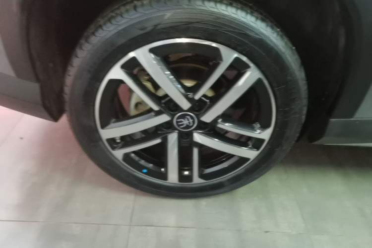 Used BYD Song L DM-i 2024 112 km Beyond Edition Right Rear Wheel Hub
