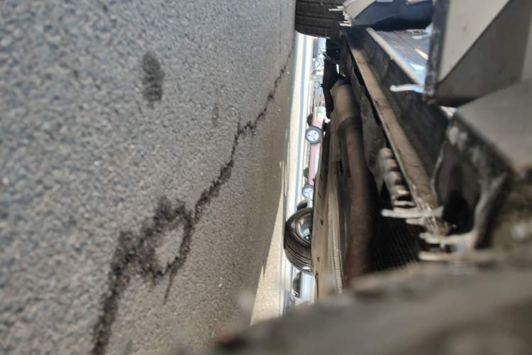 Used BYD Song L DM-i 2024 112 km Leading Edition Right Side Sill