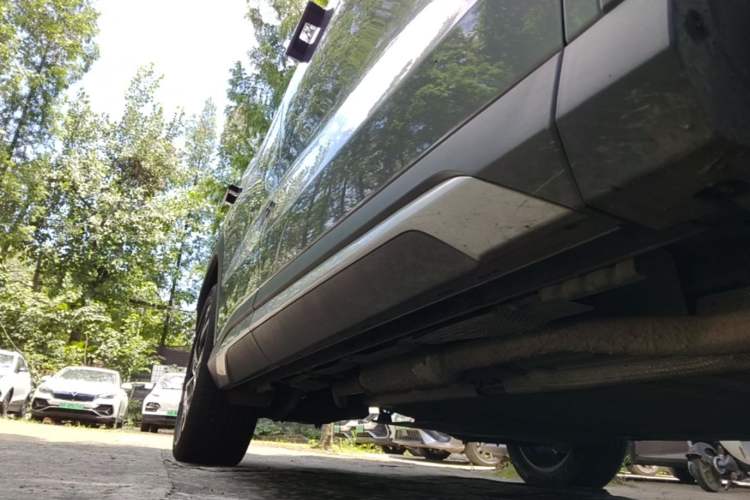 Used BYD Song L DM-i 2024 160 km Excellence Version Right Side Sill