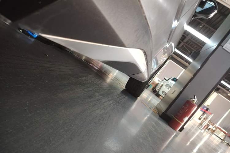 Used BYD Song L DM-i 2024 112 km Beyond Edition Right Side Sill