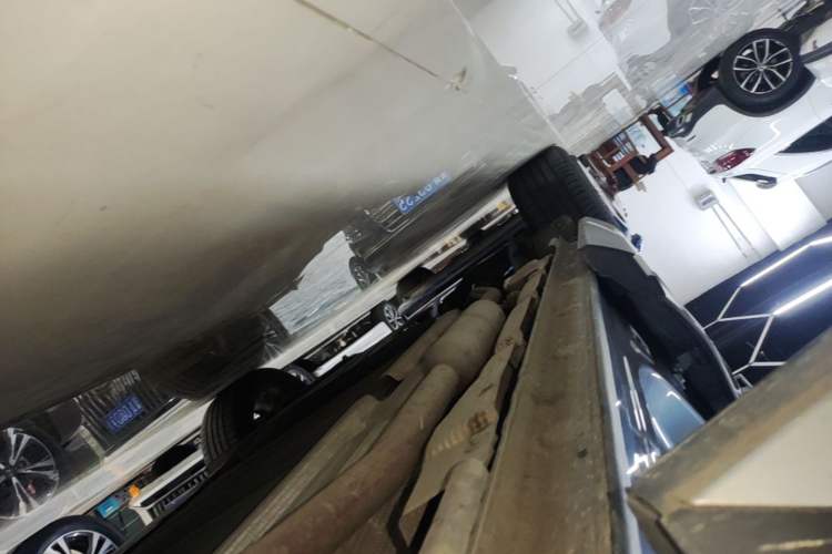 Used BYD Song L DM-i 2024 112 km Leading Edition Right Side Sill