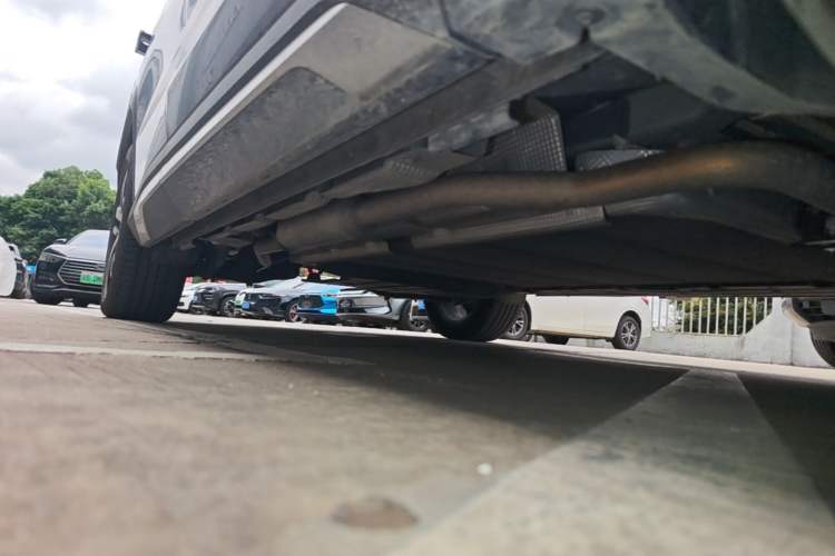 Used BYD Song L DM-i 2024 112 km Leading Edition Right Side Sill