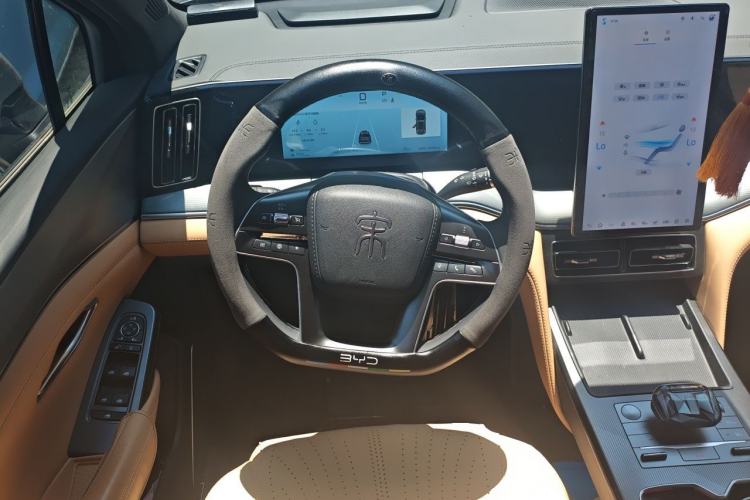 Used BYD Song L DM-i 2024 112 km Leading Edition Steering Wheel