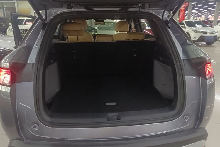 Used BYD Song L DM-i 2024 112 km Leading Edition Trunk