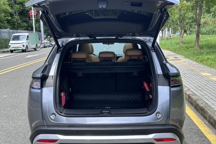 Used BYD Song L DM-i 2024 112 km Beyond Edition Trunk