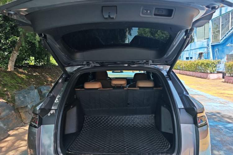 Used BYD Song L DM-i 2024 112 km Beyond Edition Trunk