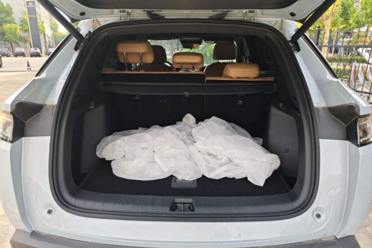 Used BYD Song L DM-i 2024 112 km Beyond Edition Trunk