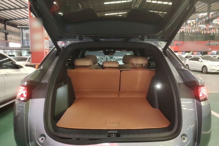Used BYD Song L DM-i 2024 160 km Excellence Version Trunk