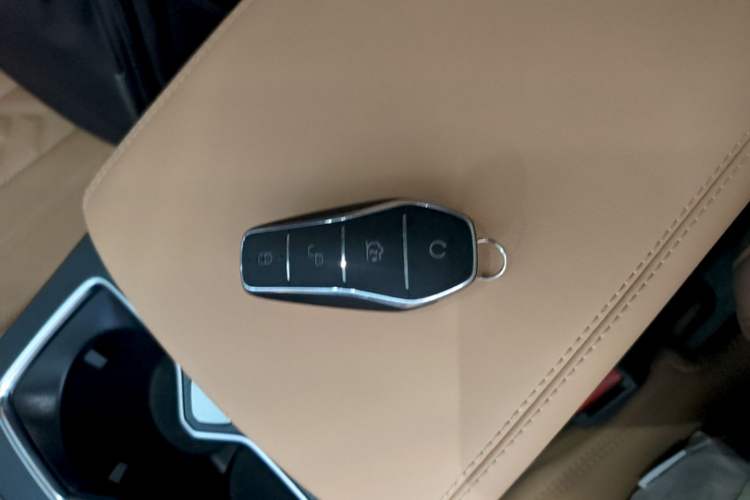 Used BYD Song L DM-i 2024 112 km Beyond Edition Vehicle Key