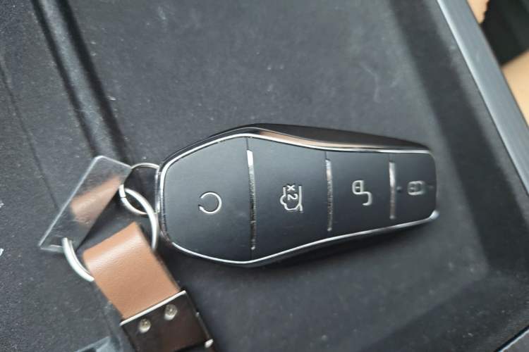 Used BYD Song L DM-i 2024 160 km Excellence Version Vehicle Key
