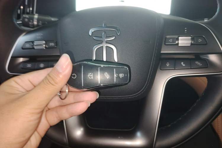Used BYD Song L DM-i 2024 112 km Beyond Edition Vehicle Key