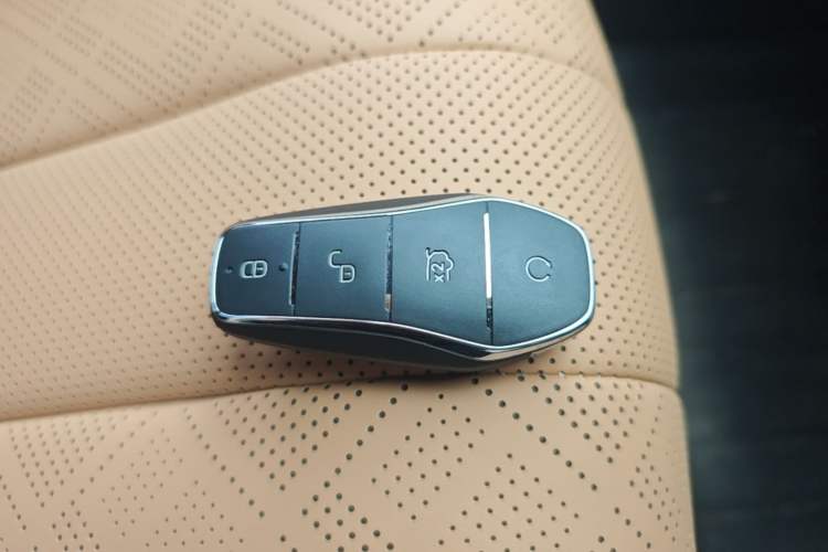 Used BYD Song L DM-i 2024 112 km Leading Edition Vehicle Key