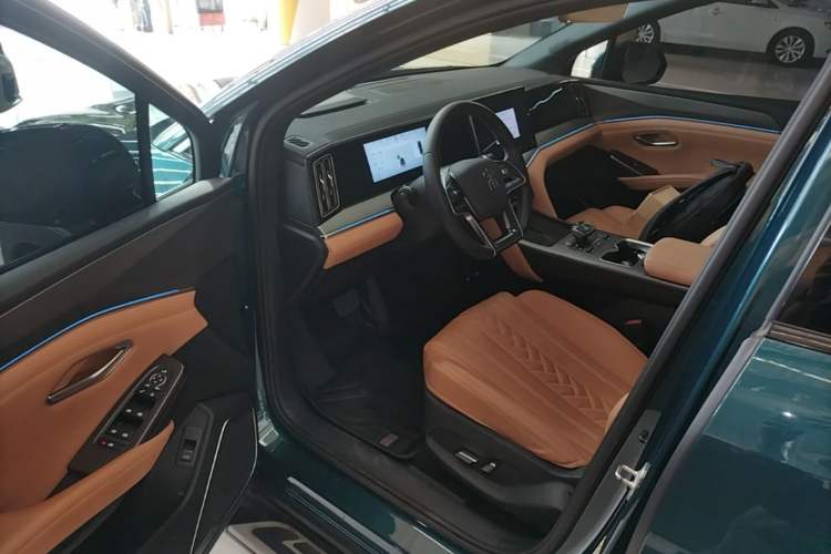 Used BYD Song L DM-i 2024 112 km Beyond Edition Driver Seat