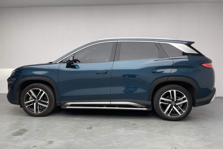Used BYD Song L DM-i 2024 112 km Beyond Edition Exterior 4