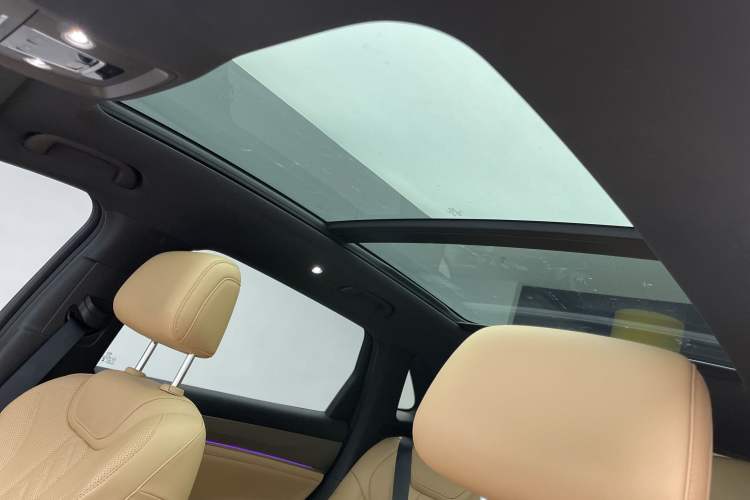 Used BYD Song L DM-i 2024 112 km Beyond Edition Interior 4
