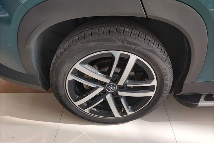 Used BYD Song L DM-i 2024 112 km Beyond Edition Right Rear Wheel Hub