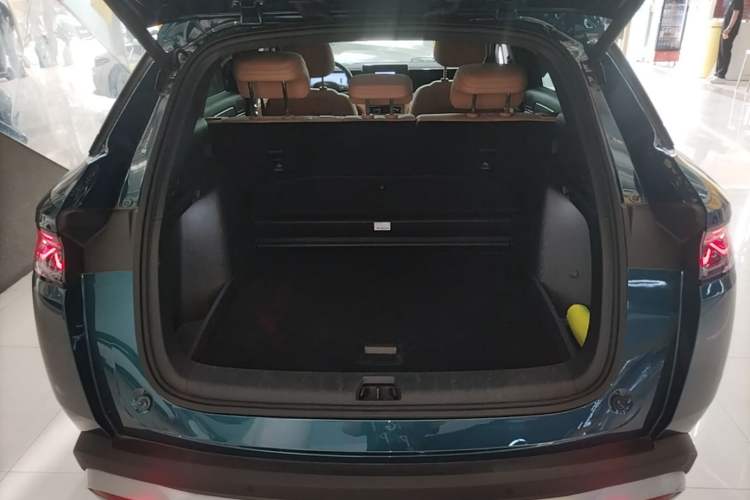 Used BYD Song L DM-i 2024 112 km Beyond Edition Trunk
