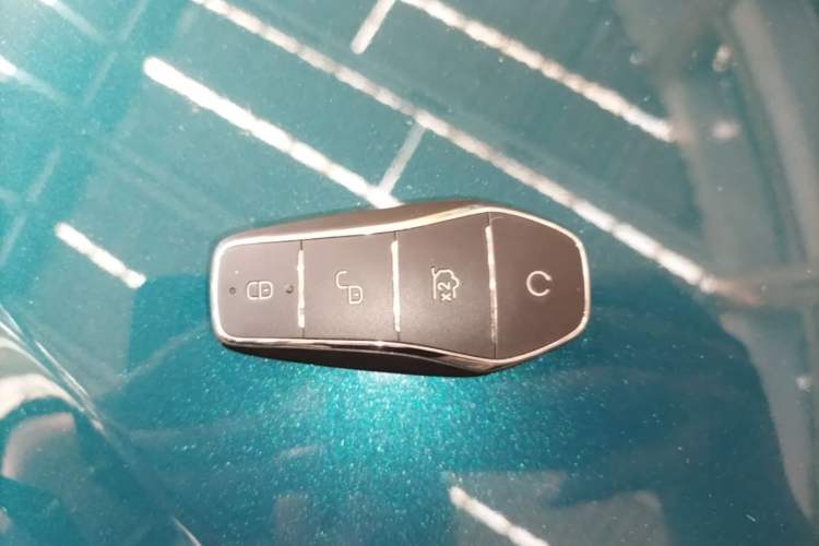 Used BYD Song L DM-i 2024 112 km Beyond Edition Vehicle Key
