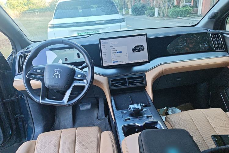 Used BYD Song L DM-i 2024 112 km Leading Edition Center Console