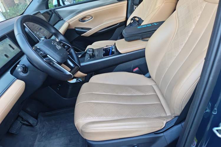Used BYD Song L DM-i 2024 112 km Leading Edition Left Front Seat