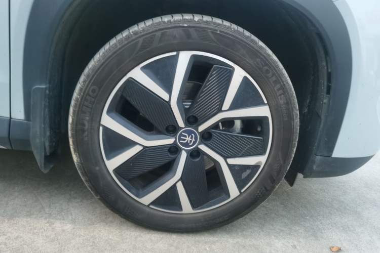 Used BYD Song L DM-i 2024 160km Beyond Edition Right Front Wheel Hub