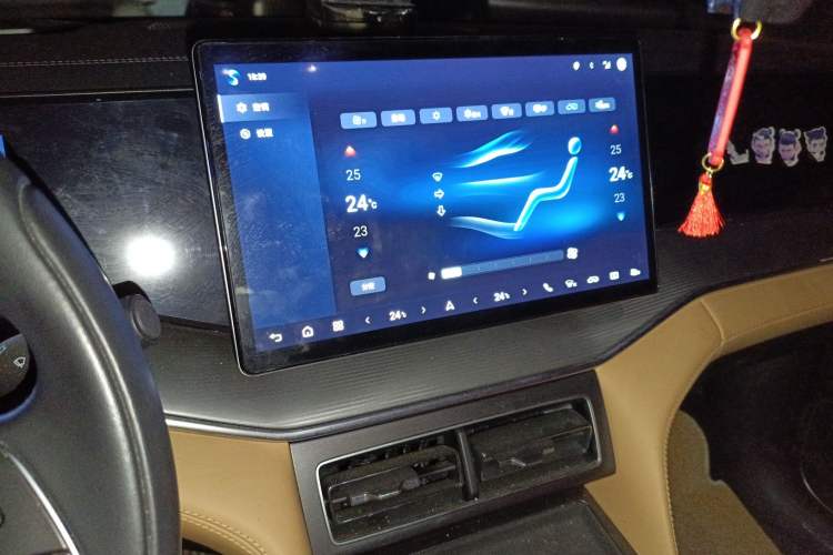 Used BYD Song L DM-i 2024 112 km Leading Edition Audio And AC Panel