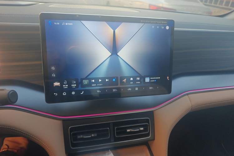 Used BYD Song L DM-i 2024 112 km Beyond Edition Audio And AC Panel
