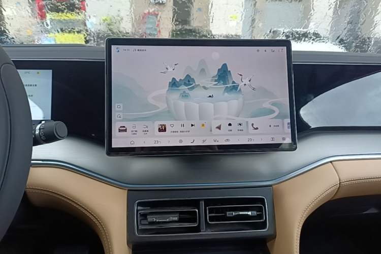 Used BYD Song L DM-i 2024 112 km Beyond Edition Audio And AC Panel