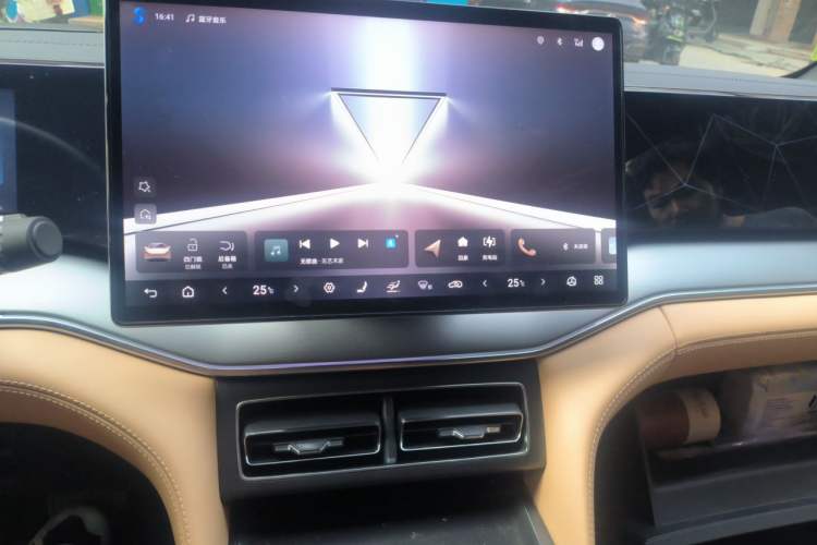 Used BYD Song L DM-i 2024 160km Beyond Edition Audio And AC Panel
