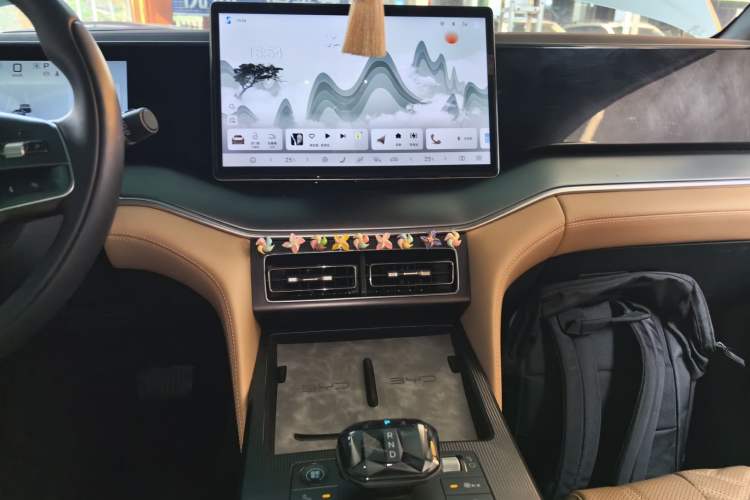 Used BYD Song L DM-i 2024 112 km Beyond Edition Audio And AC Panel