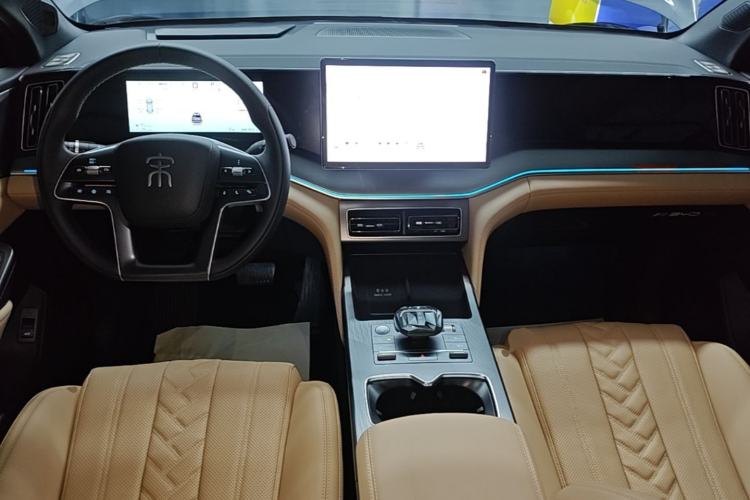 Used BYD Song L DM-i 2024 112 km Beyond Edition Center Console