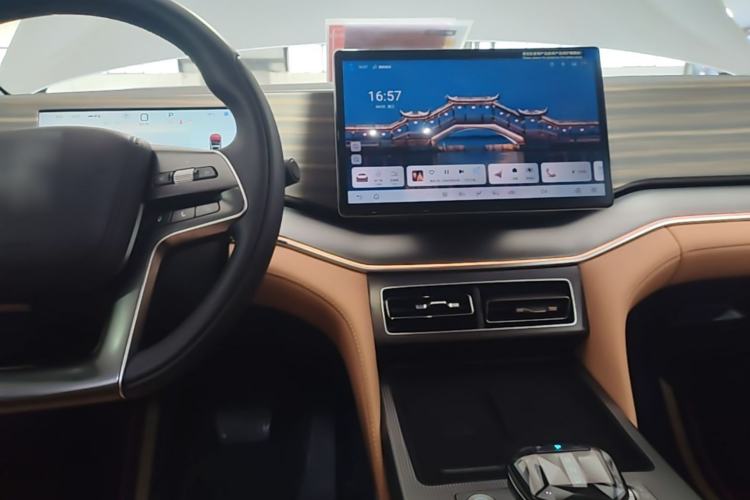 Used BYD Song L DM-i 2024 112 km Beyond Edition Center Console